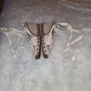 UGG Size 9 Cream Color Fabric Upper Tan Espadrille